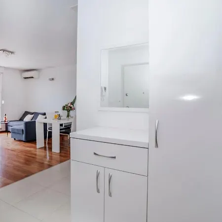 Seaview Apartment Blue Wave *